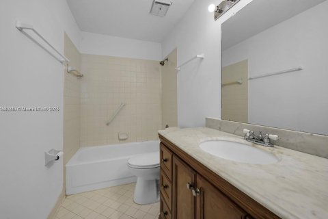 Condo in Oakland Park, Florida, 2 bedrooms  № 1804622 - photo 8
