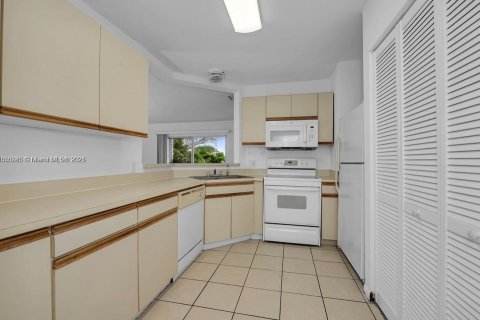 Condo in Oakland Park, Florida, 2 bedrooms  № 1804622 - photo 5