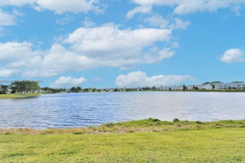 Condo in Oakland Park, Florida, 2 bedrooms  № 1804622 - photo 11