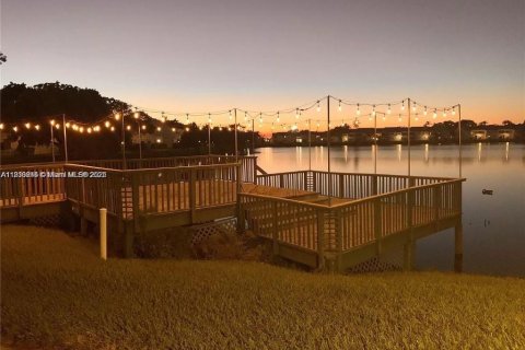 Condo in Oakland Park, Florida, 2 bedrooms  № 1804622 - photo 17