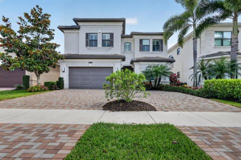 House in Delray Beach, Florida 4 bedrooms, 328.6 sq.m. № 2181877
