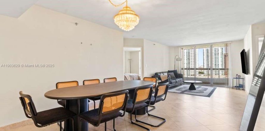 Condo à Aventura, Floride, 2 chambres  № 1955218