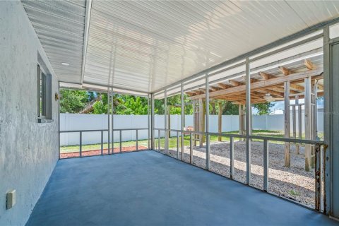 House in Port Charlotte, Florida 2 bedrooms, 117.89 sq.m. № 1810670 - photo 28