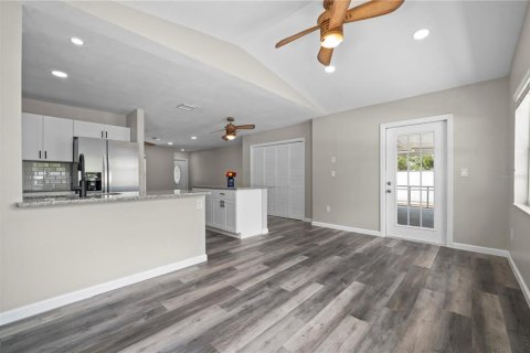 House in Port Charlotte, Florida 2 bedrooms, 117.89 sq.m. № 1810670 - photo 16