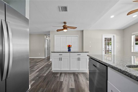 House in Port Charlotte, Florida 2 bedrooms, 117.89 sq.m. № 1810670 - photo 13