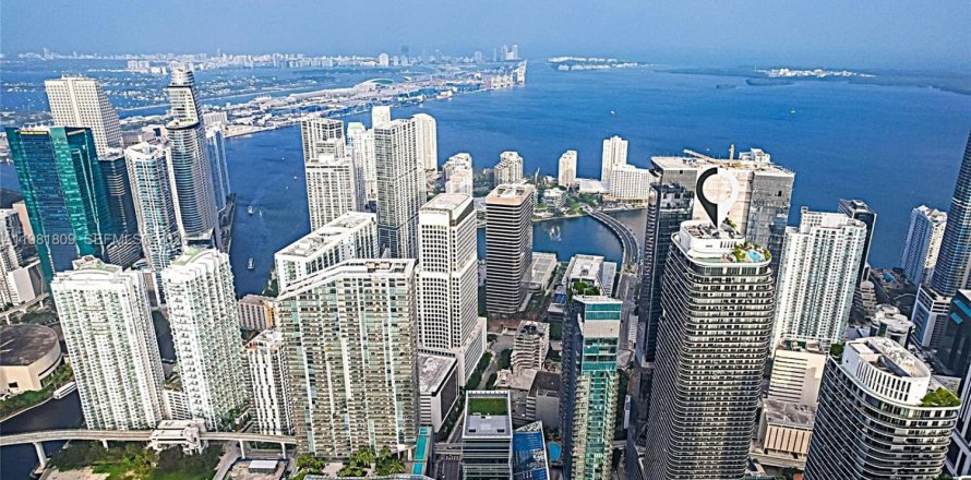 Condominio en Miami, Florida, 1 dormitorio № 2043052