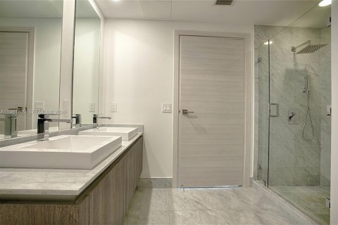 Condominio en venta en Miami, Florida, 1 dormitorio, 77.85 m2 № 2043052 - foto 21