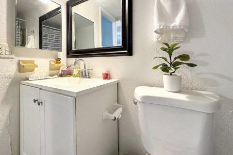 Condo in Margate, Florida, 2 bedrooms  № 1480140 - photo 9