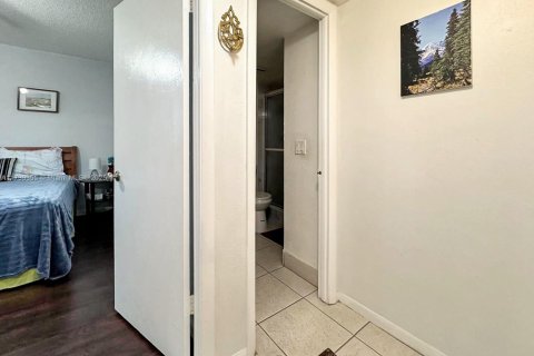 Condo in Margate, Florida, 2 bedrooms  № 1480140 - photo 14