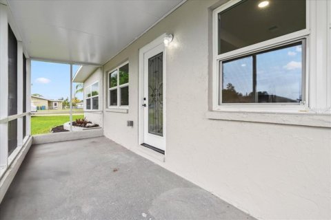 Casa en venta en Port Charlotte, Florida, 3 dormitorios, 122.63 m2 № 1837560 - foto 6