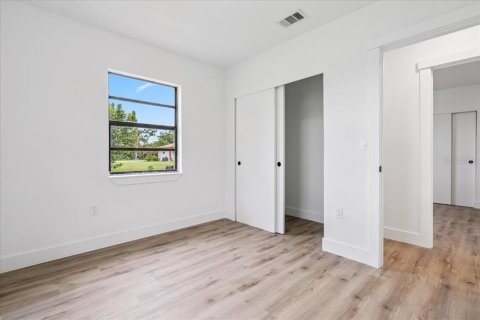Casa en venta en Port Charlotte, Florida, 3 dormitorios, 122.63 m2 № 1837560 - foto 18