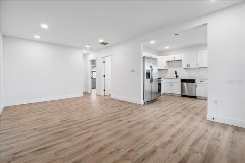 Casa en venta en Port Charlotte, Florida, 3 dormitorios, 122.63 m2 № 1837560 - foto 8