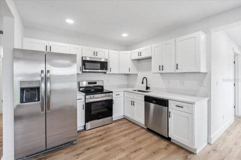 Casa en venta en Port Charlotte, Florida, 3 dormitorios, 122.63 m2 № 1837560 - foto 9