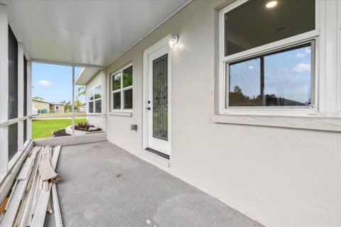 Casa en venta en Port Charlotte, Florida, 3 dormitorios, 122.63 m2 № 1837560 - foto 5
