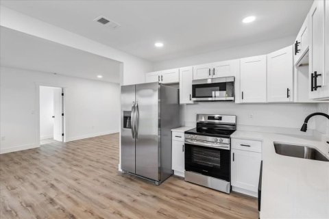 Casa en venta en Port Charlotte, Florida, 3 dormitorios, 122.63 m2 № 1837560 - foto 10
