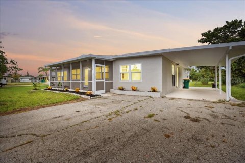 Casa en venta en Port Charlotte, Florida, 3 dormitorios, 122.63 m2 № 1837560 - foto 2