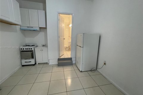 Immobilier commercial à louer à Miami, Floride: 151.34 m2 № 2079106 - photo 8