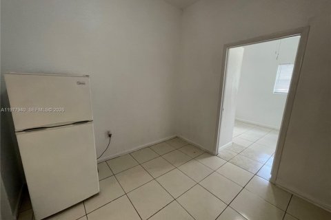Immobilier commercial à louer à Miami, Floride: 151.34 m2 № 2079106 - photo 5