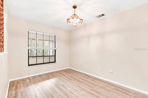 Villa ou maison à louer à Oviedo, Floride: 3 chambres, 130.9 m2 № 2385804 - photo 6