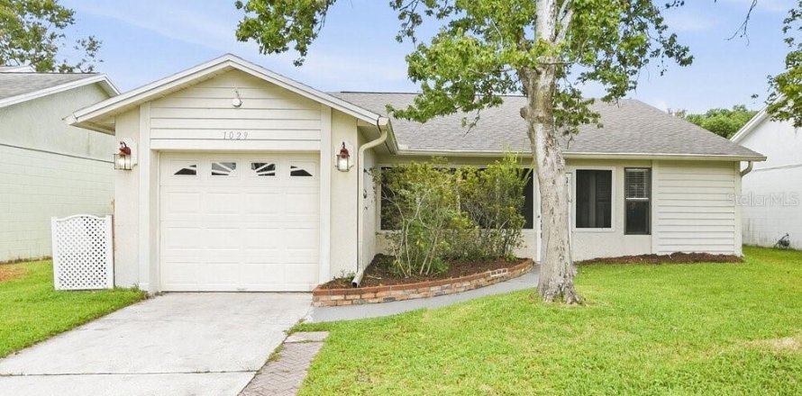 Villa ou maison à Oviedo, Floride 3 chambres, 130.9 m2 № 2385804