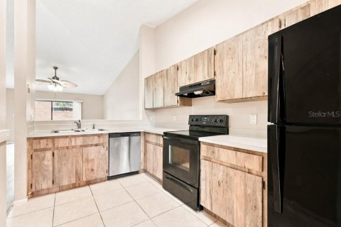 Villa ou maison à louer à Oviedo, Floride: 3 chambres, 130.9 m2 № 2385804 - photo 9