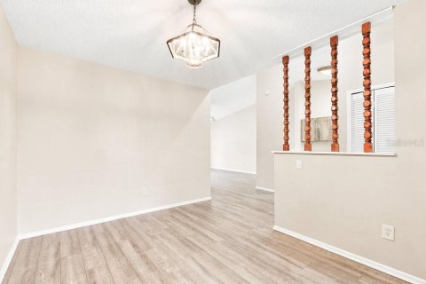 Villa ou maison à louer à Oviedo, Floride: 3 chambres, 130.9 m2 № 2385804 - photo 7
