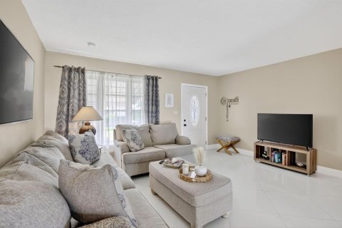 Villa ou maison à vendre à Tamarac, Floride: 2 chambres, 93.09 m2 № 2078404 - photo 7