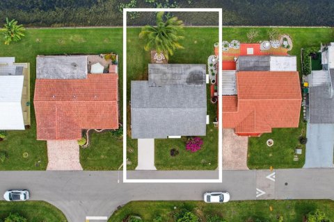 Villa ou maison à vendre à Tamarac, Floride: 2 chambres, 93.09 m2 № 2078404 - photo 28