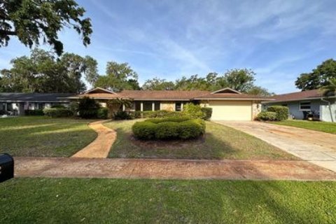 House in Orlando, Florida 4 bedrooms, 224.27 sq.m. № 1570633 - photo 1