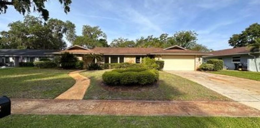 House in Orlando, Florida 4 bedrooms, 224.27 sq.m. № 1570633