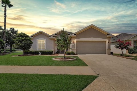 Casa en Ocala, Florida 3 dormitorios, 161.28 m2 № 2364645