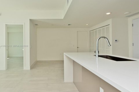 Condo in Sunrise, Florida, 2 bedrooms  № 2075202 - photo 3