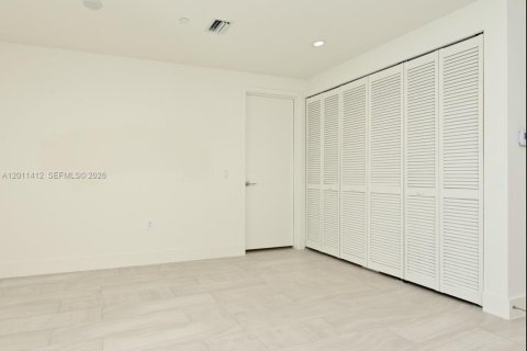 Condo in Sunrise, Florida, 2 bedrooms  № 2075202 - photo 4