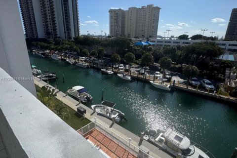 Copropriété à vendre à Miami, Floride: 1 chambre, 52.03 m2 № 1943228 - photo 2