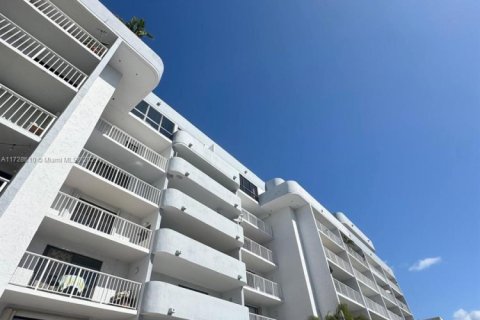 Copropriété à vendre à Miami, Floride: 1 chambre, 52.03 m2 № 1943228 - photo 19