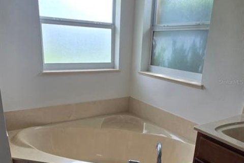 Villa ou maison à louer à Ocala, Floride: 3 chambres, 188.87 m2 № 2402884 - photo 12