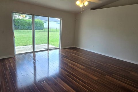 Villa ou maison à louer à Ocala, Floride: 3 chambres, 188.87 m2 № 2402884 - photo 5