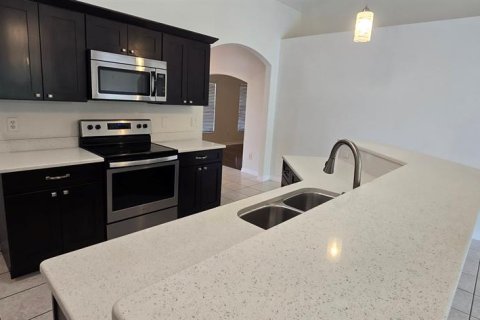 Villa ou maison à louer à Ocala, Floride: 3 chambres, 188.87 m2 № 2402884 - photo 3