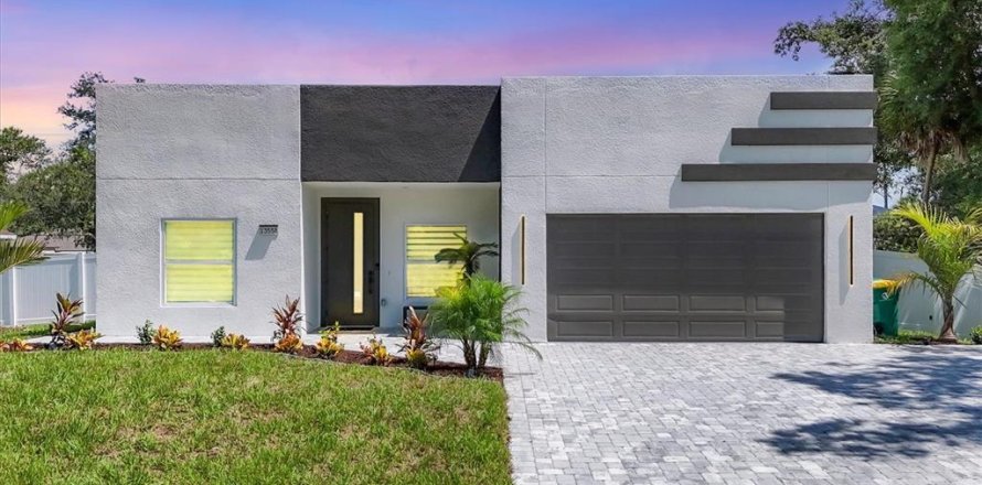 Casa en Port Charlotte, Florida 5 dormitorios, 213.12 m2 № 1856420