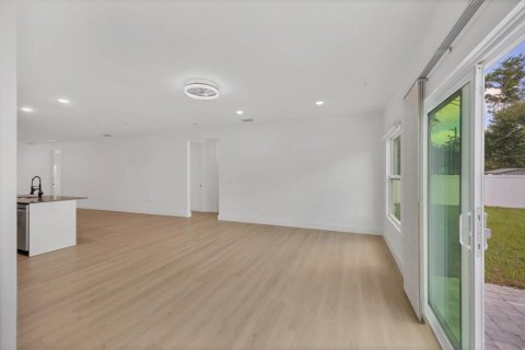 Casa en venta en Port Charlotte, Florida, 5 dormitorios, 213.12 m2 № 1856420 - foto 29