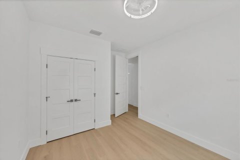 Casa en venta en Port Charlotte, Florida, 5 dormitorios, 213.12 m2 № 1856420 - foto 15