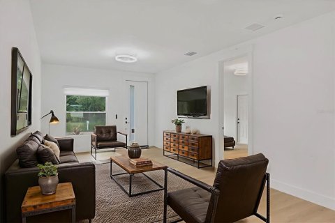 Casa en venta en Port Charlotte, Florida, 5 dormitorios, 213.12 m2 № 1856420 - foto 8