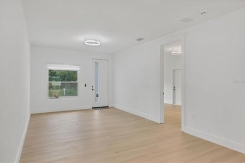 Casa en venta en Port Charlotte, Florida, 5 dormitorios, 213.12 m2 № 1856420 - foto 7