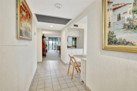 Купить кондоминиум в Пемброк-Пайнс, Флорида 2 спальни, 110.27м2, № 1507014 - фото 8