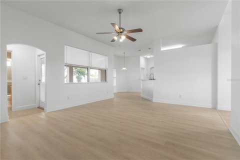 Casa en venta en Palm Coast, Florida, 4 dormitorios, 189.24 m2 № 1912581 - foto 10