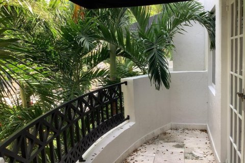 Townhouse in Coral Gables, Florida 2 bedrooms, 130.06 sq.m. № 2383145 - photo 14