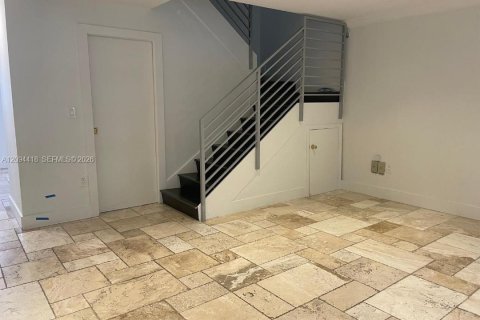 Townhouse in Coral Gables, Florida 2 bedrooms, 130.06 sq.m. № 2383145 - photo 5