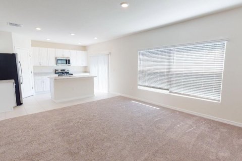 Adosado en venta en Saint Cloud, Florida, 4 dormitorios, 150 m2 № 102712 - foto 1