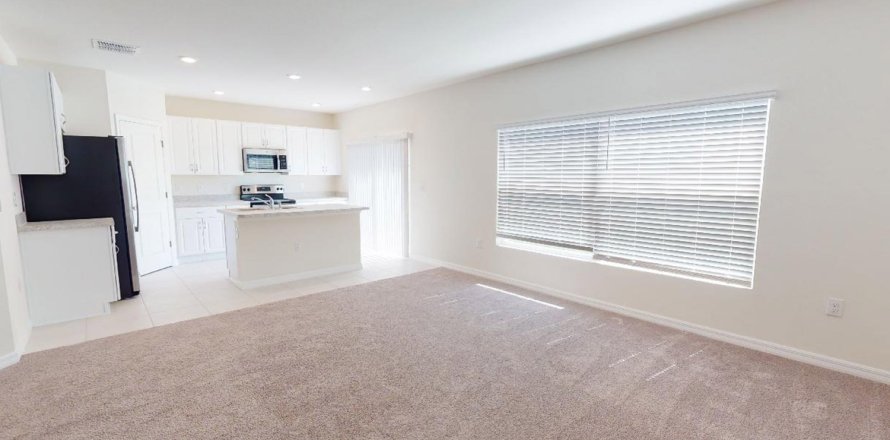 Adosado en SOUTHERN PINES en Saint Cloud, Florida 4 dormitorios, 150 m2 № 102712