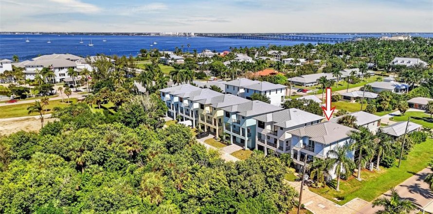 Villa ou maison à Punta Gorda, Floride 3 chambres, 174.56 m2 № 2433522